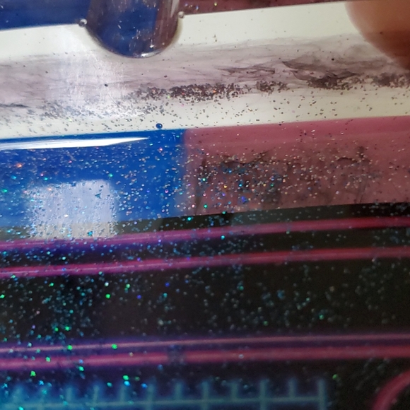 Resin ashtray - Picture 10 of 12